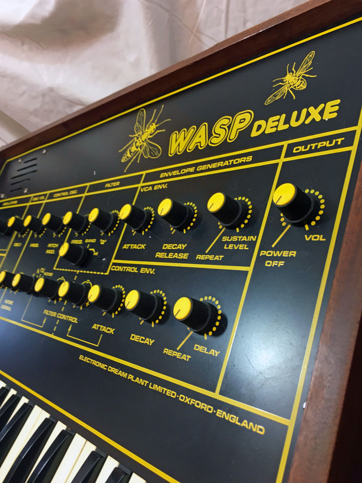 T-Shirt Uomo EDP Wasp Inspired Synthesiser – 100% Cotone Premium, Taglie Forti Dalla S Alla XXXL